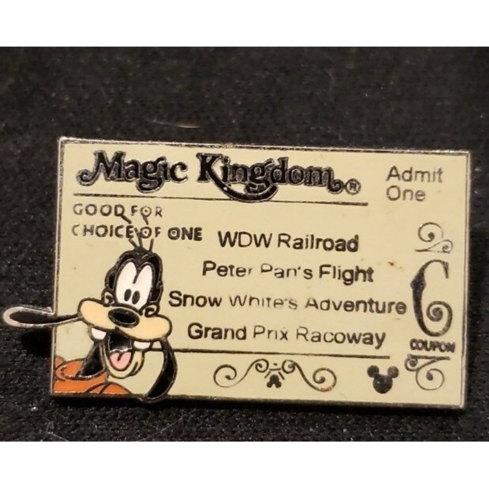 Disney Pin Magic Goofy Kingdom Ticket C WDW Cast Lanyard Series #3‎ 34267